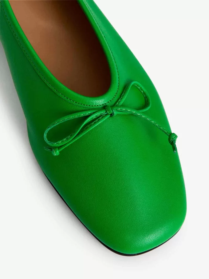 Ballerinas aus Leder