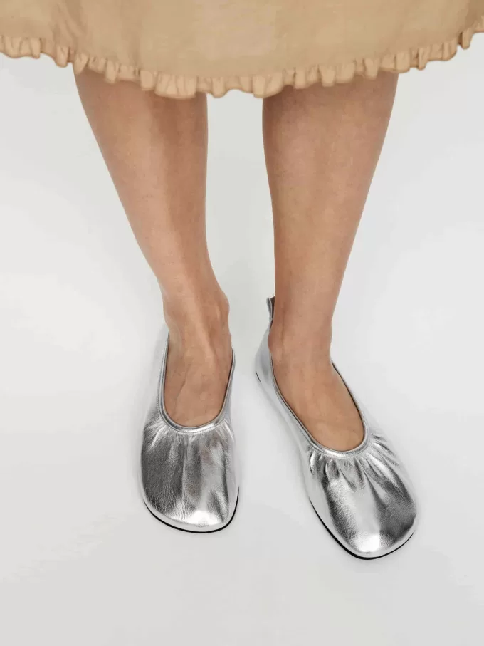 Ballerinas aus Leder