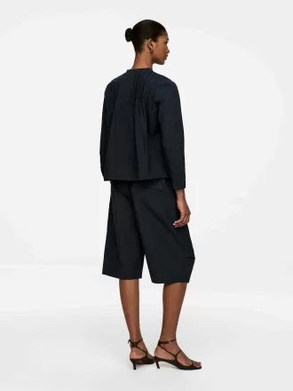 Biesenbluse Dunkelblau 1280540002001 1 330x440 - Biesenbluse