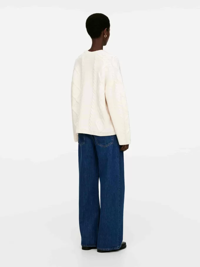 Wollpullover mit Zopfmuster