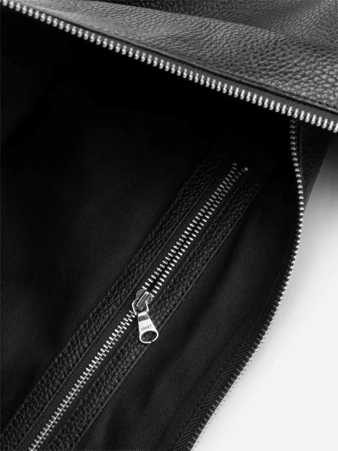 Geschwungene Ledertasche