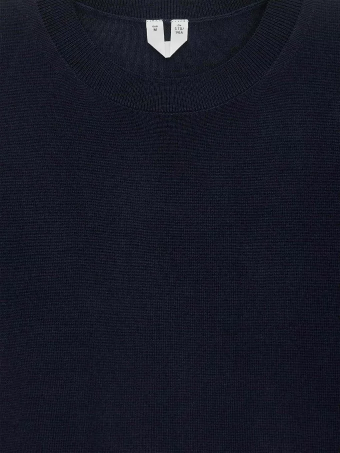 Gestricktes T-Shirt aus Merinowolle Gestricktes T-Shirt aus Merinowolle