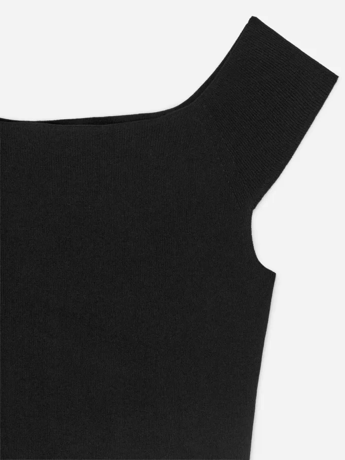 Gestricktes schulterfreies Oberteil