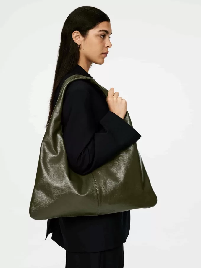 Glänzende Ledertasche