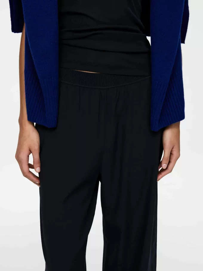 Hose aus Seidenkrepp