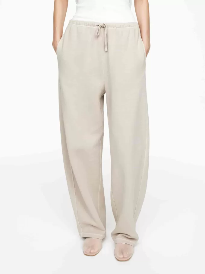 Jogginghose mit ausgestelltem Bein Jogginghose mit ausgestelltem Bein