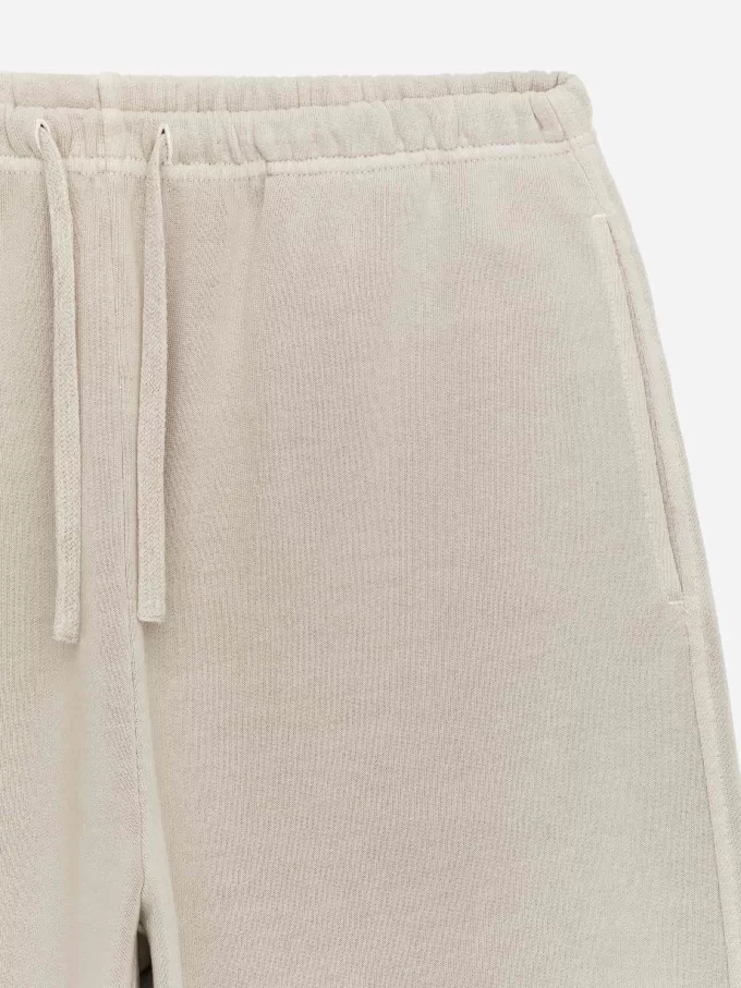 Jogginghose mit ausgestelltem Bein Jogginghose mit ausgestelltem Bein