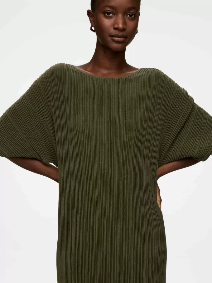 Kleid aus Rippstrick Kleid aus Rippstrick