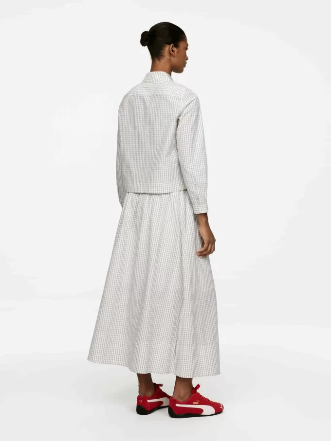 Kurz geschnittenes Baumwollhemd