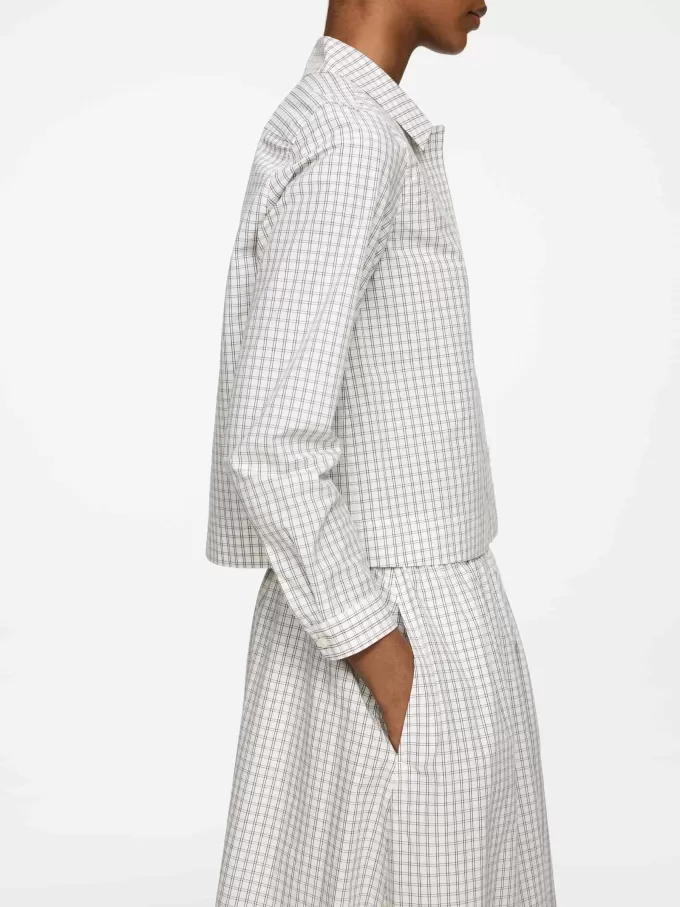 Kurz geschnittenes Baumwollhemd