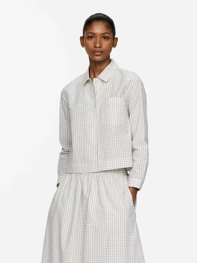 Kurz geschnittenes Baumwollhemd