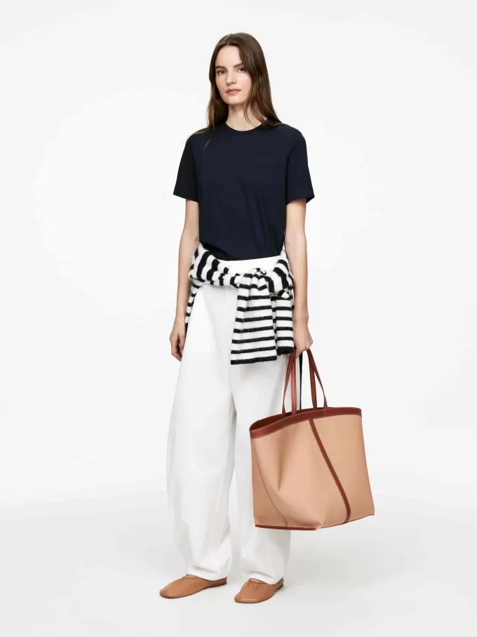 LILY Leichtes T-Shirt LILY Leichtes T-Shirt