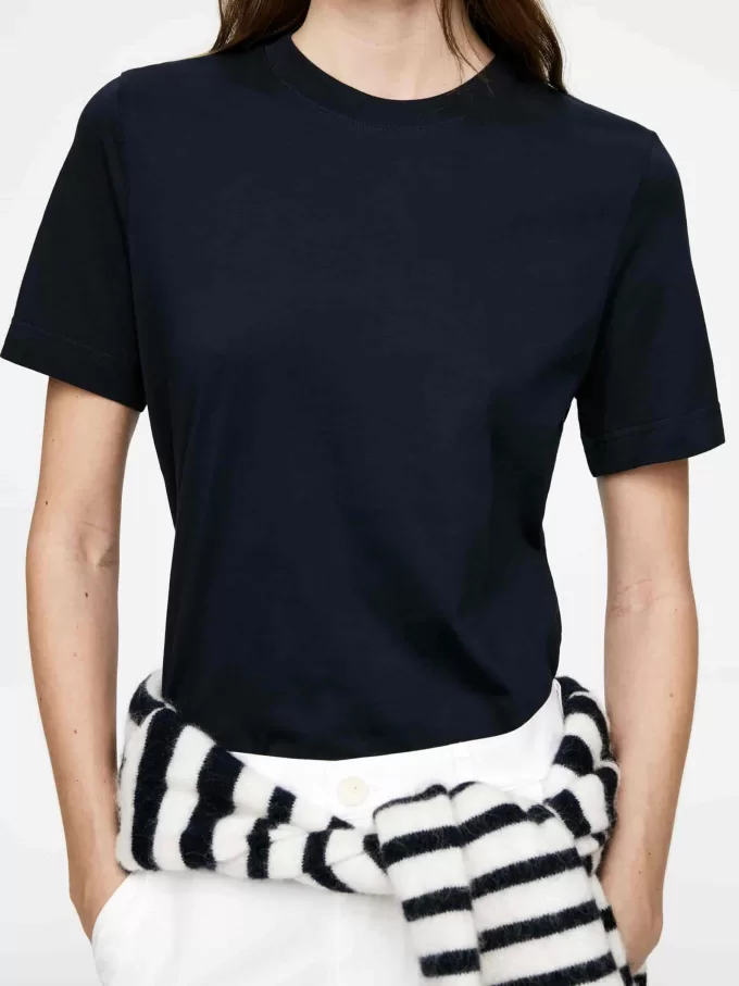 LILY Leichtes T-Shirt LILY Leichtes T-Shirt