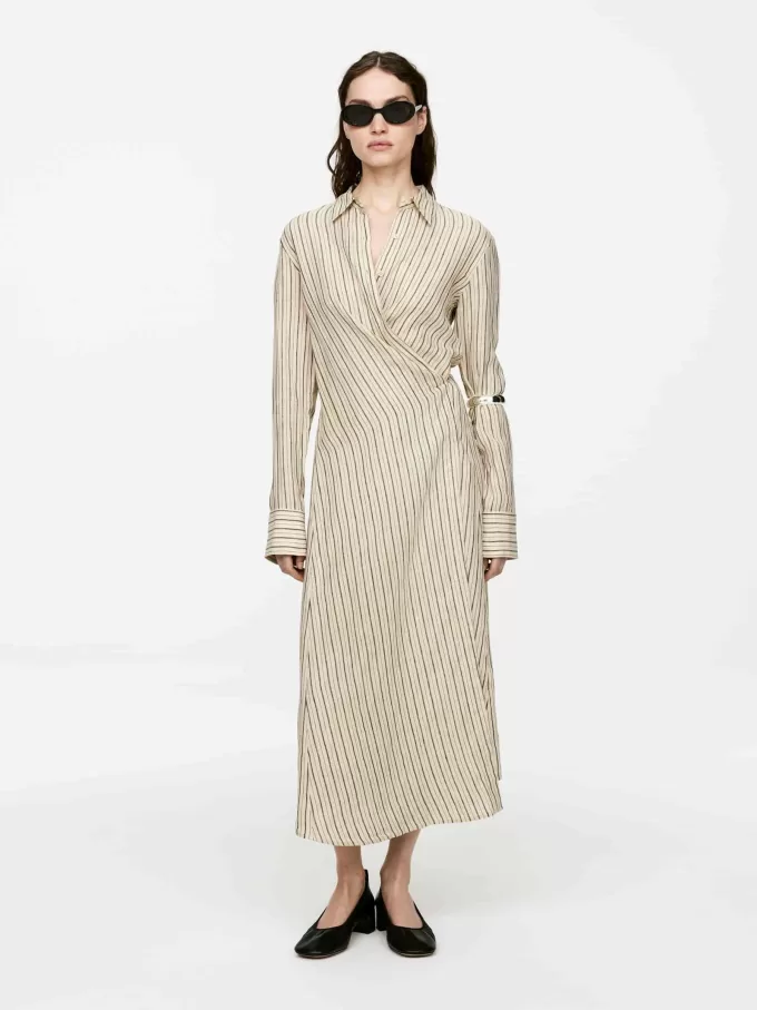 Leinenkleid mit Wickeldetail Leinenkleid mit Wickeldetail