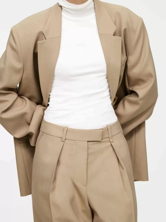 Maßgeschneiderte Hose mit hoher Taille