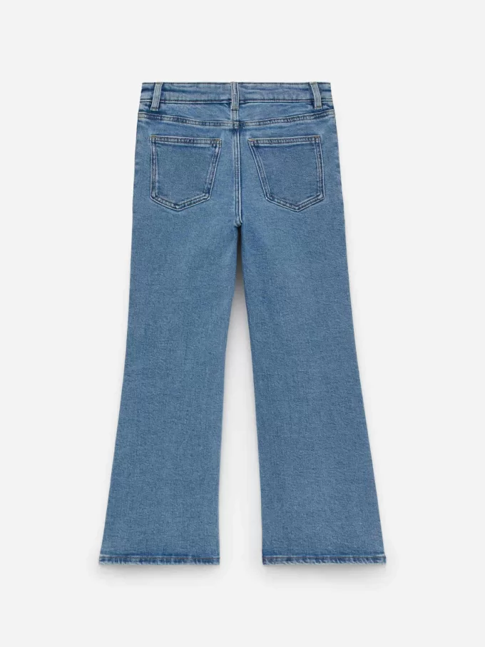 Ausgestellte Jeanshose
