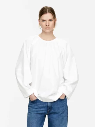 Bluse mit U-Ausschnitt hinten