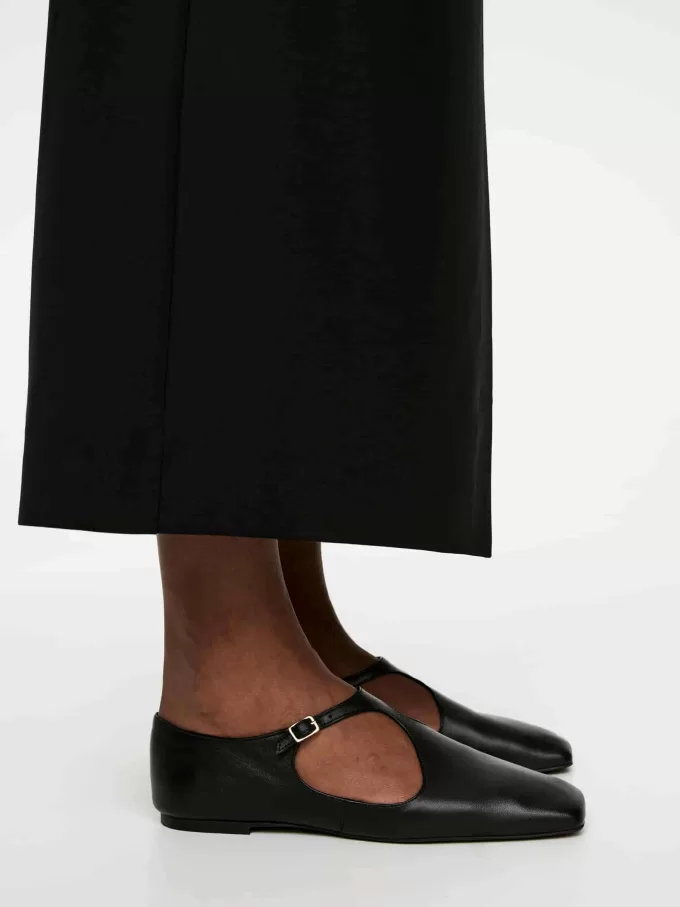 Flache Lederschuhe mit Schnalle