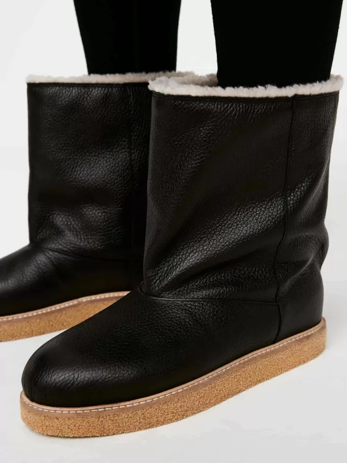 Gefütterte Lederstiefel