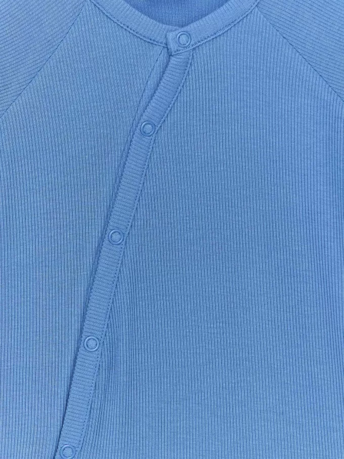 Glattgerippter Pyjama für Neugeborene