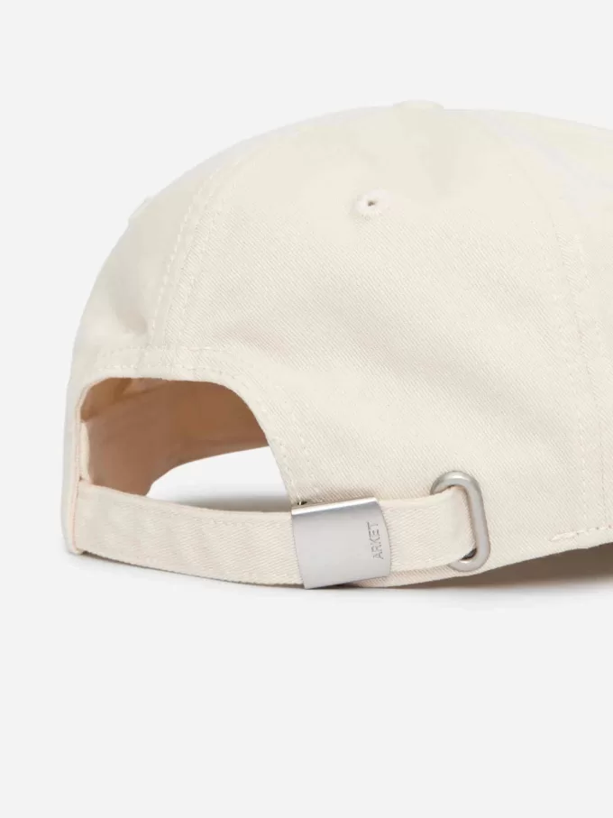 Kappe in Kontrastfarbe