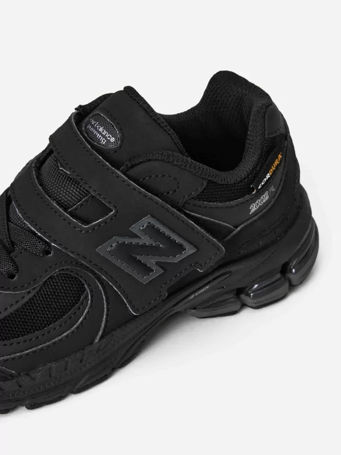 New Balance 2002R Trainer