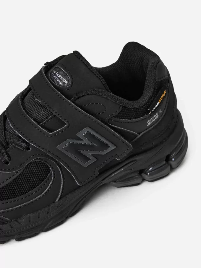 New Balance 2002R Trainer