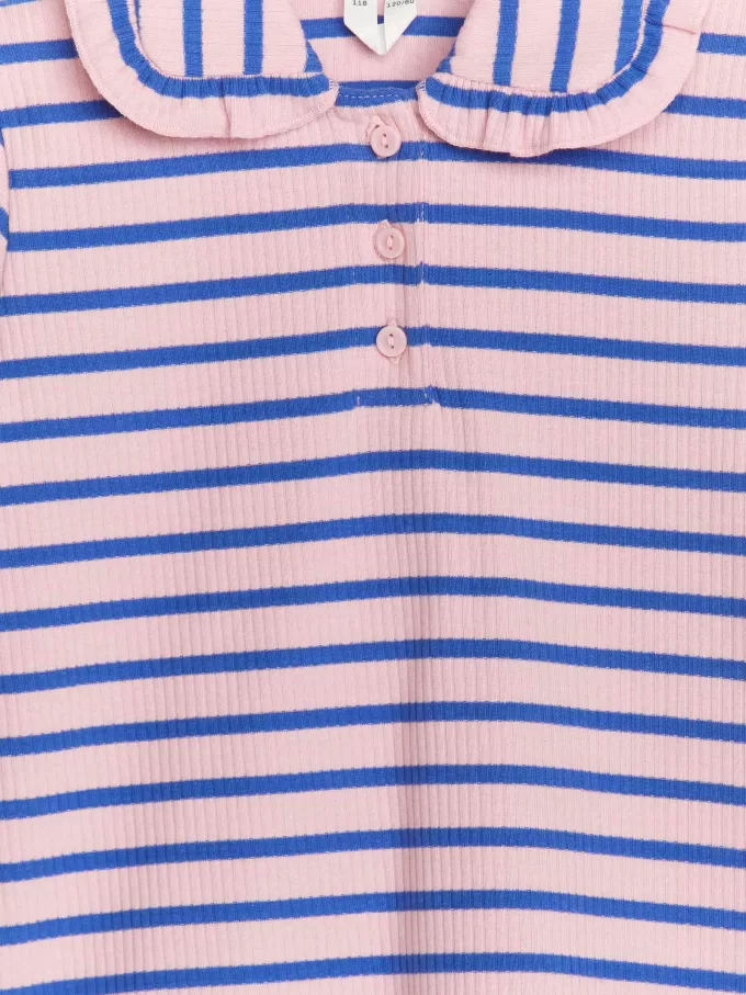 Oberteil aus geripptem Jersey mit Rüschenkragen