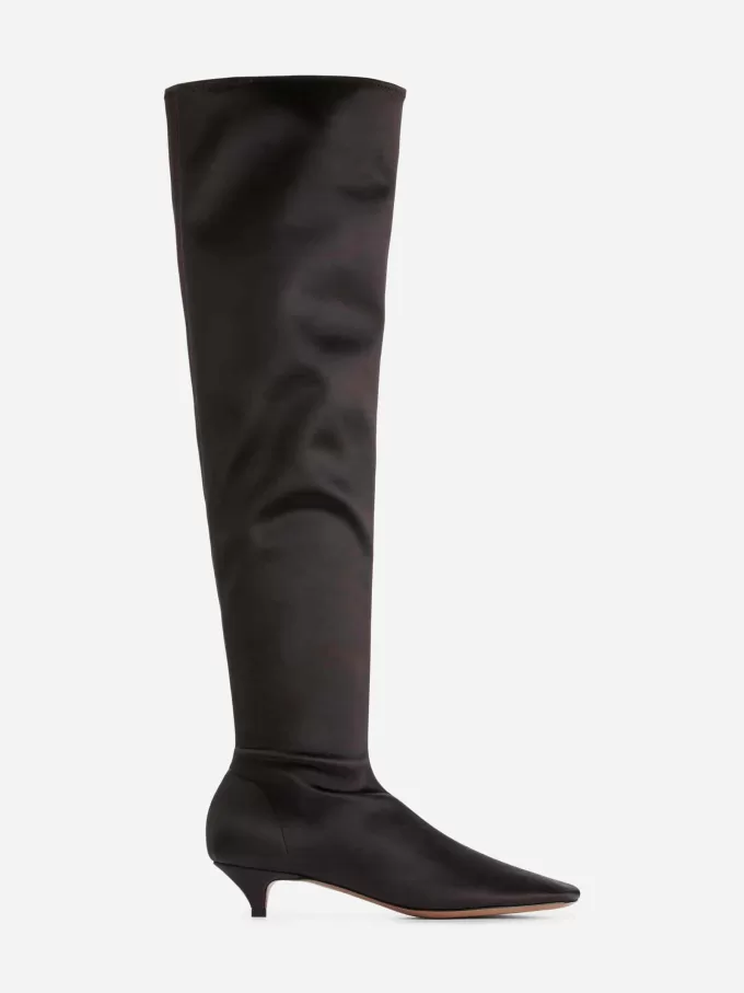 Overknee-Stiefel aus Satin Overknee-Stiefel aus Satin