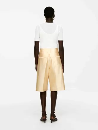 Shorts mit Bügelfalte