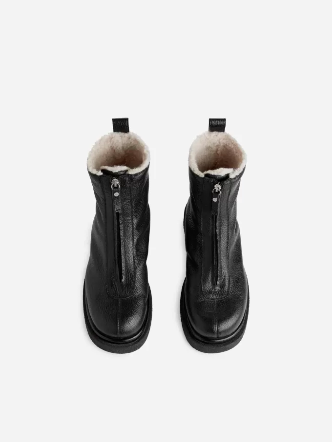 Stiefel aus Kunstpelzleder Stiefel aus Kunstpelzleder