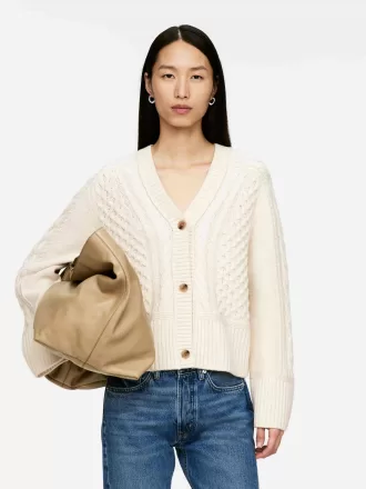 Strickjacke aus Wolle mit Zopfmuster