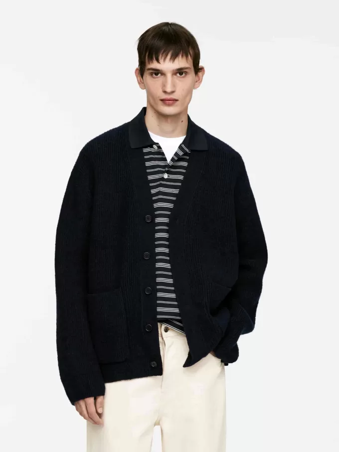 Strickjacke mit V-Ausschnitt