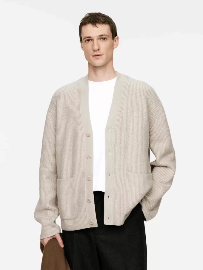 Strickjacke mit V-Ausschnitt