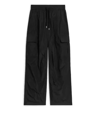 Taft Cargohose Schwarz 1154479001002 330x440 - Taft-Cargohose