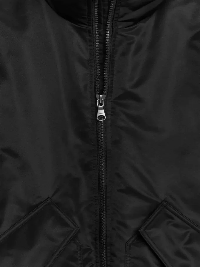 Upcycled Daunenfliegerjacke